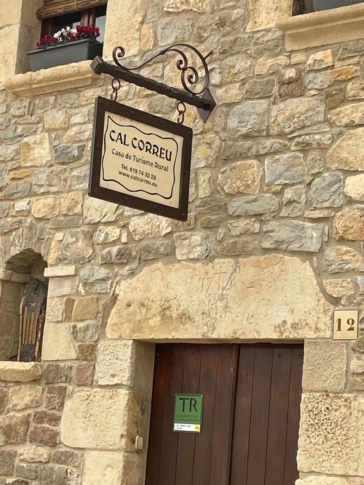Cal Correu - Rètol entrada